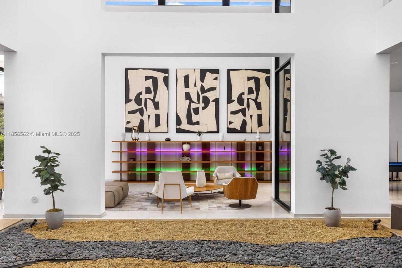 418 Sunset Dr Hallandale Beach, FL 33009