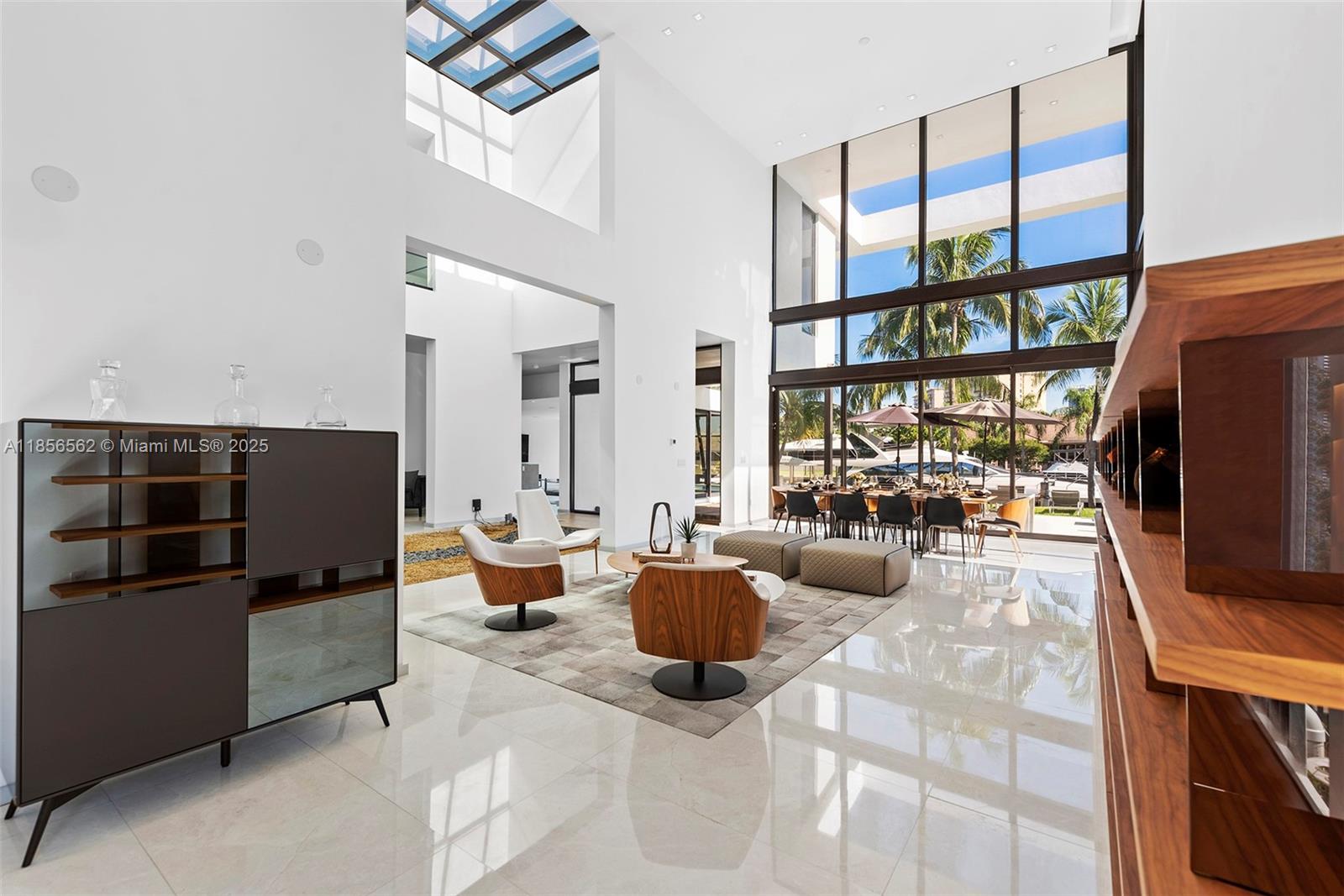 418 Sunset Dr Hallandale Beach, FL 33009