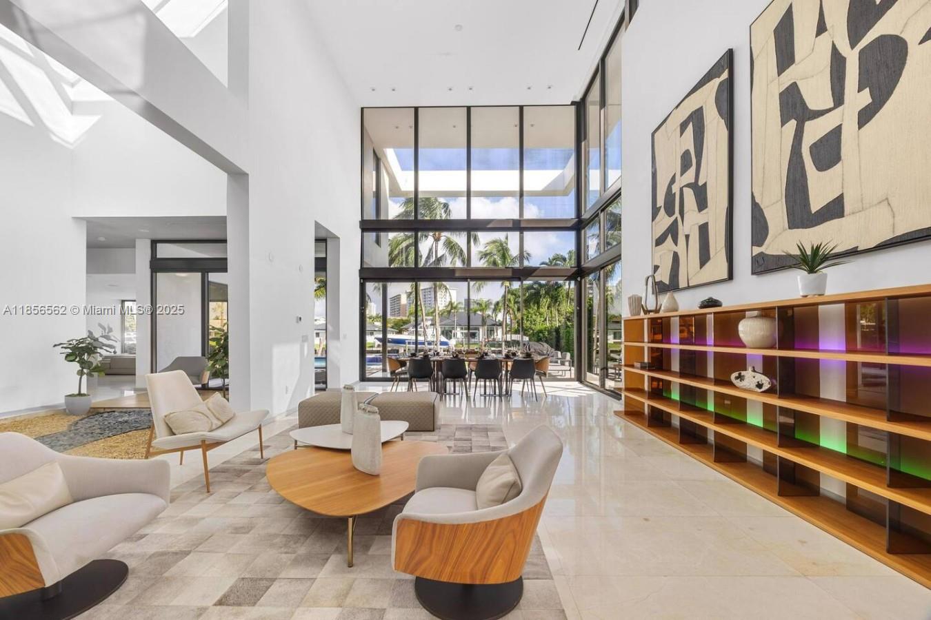 418 Sunset Dr Hallandale Beach, FL 33009