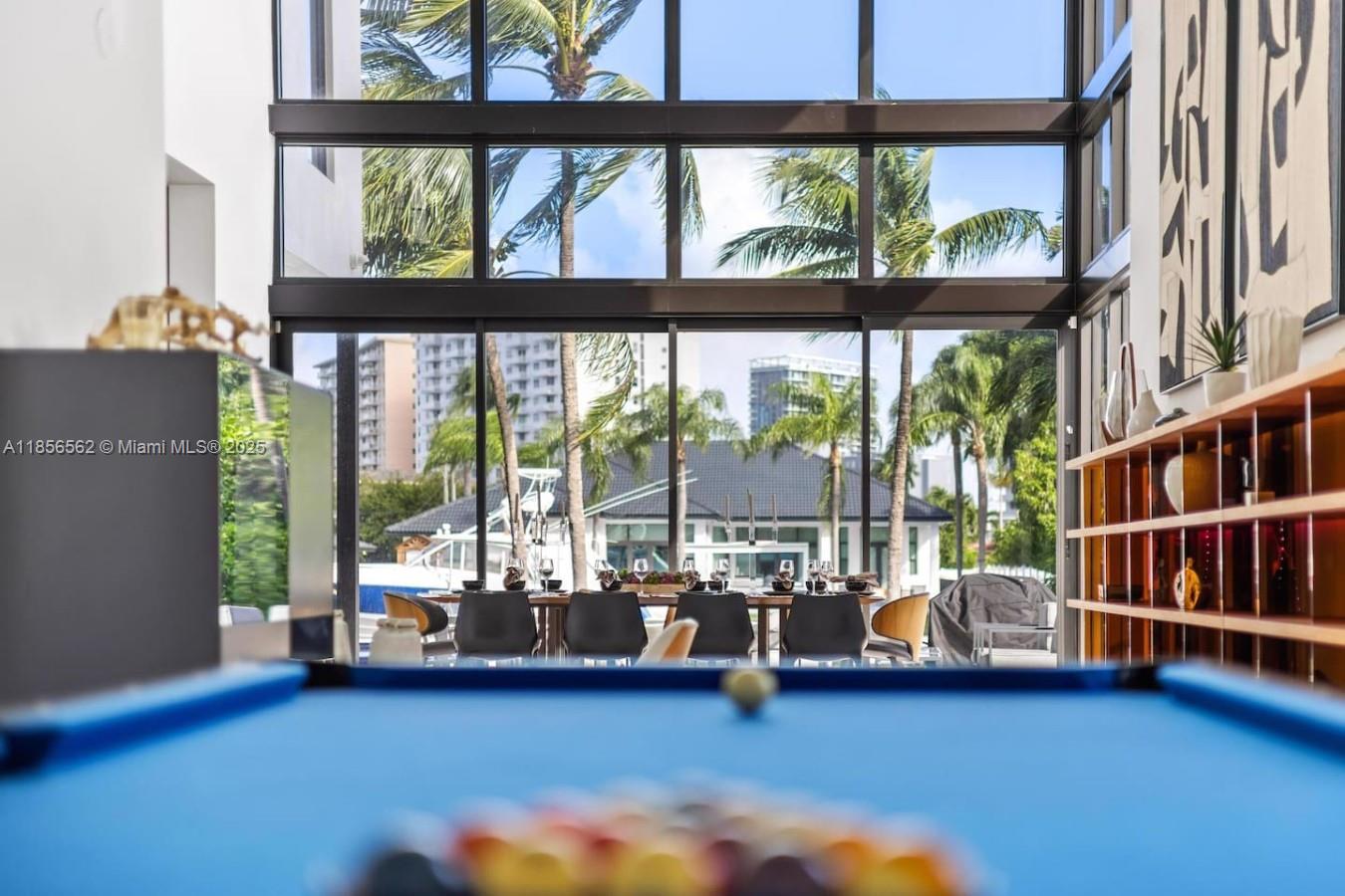 418 Sunset Dr Hallandale Beach, FL 33009