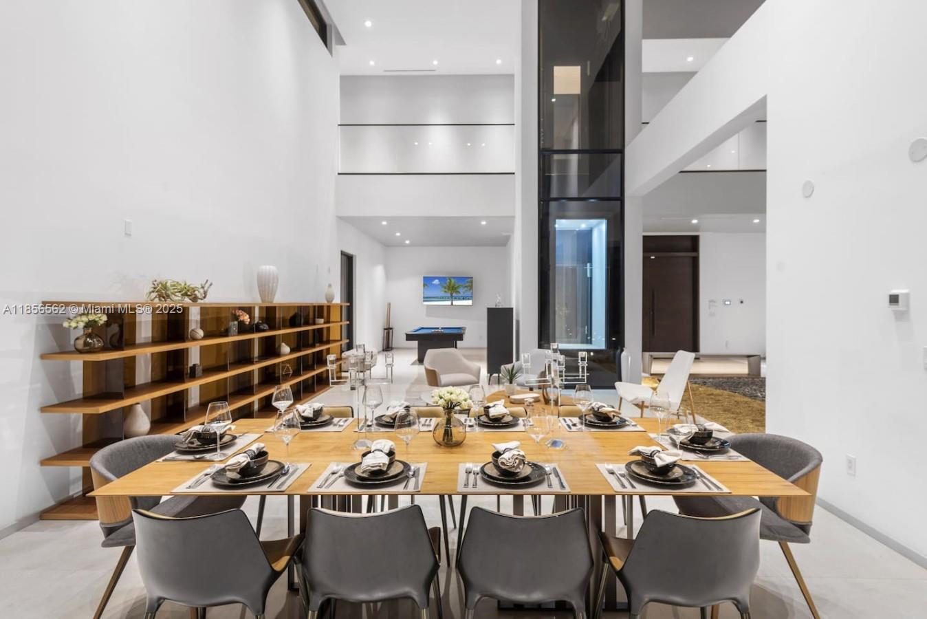 418 Sunset Dr Hallandale Beach, FL 33009