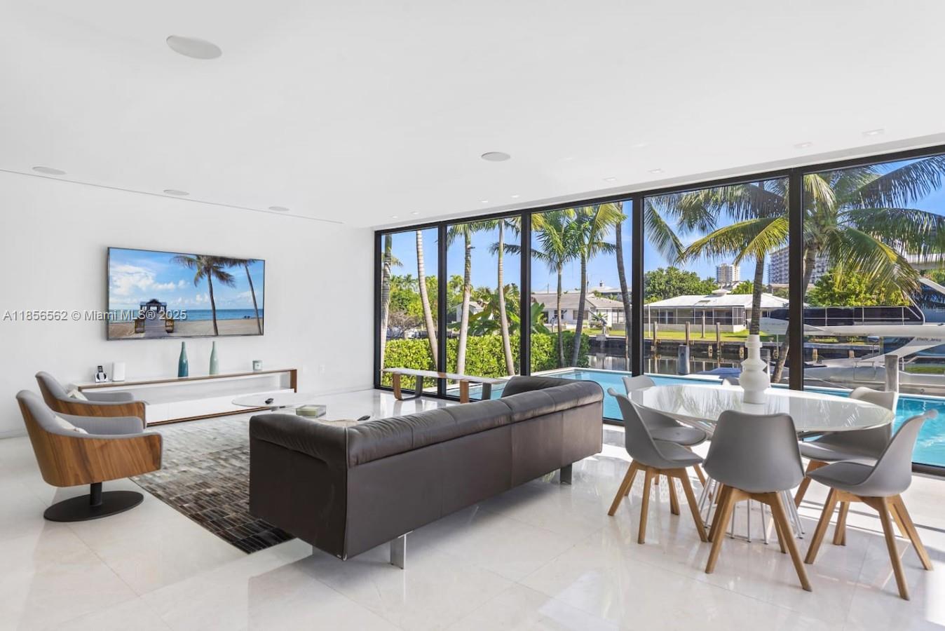 418 Sunset Dr Hallandale Beach, FL 33009