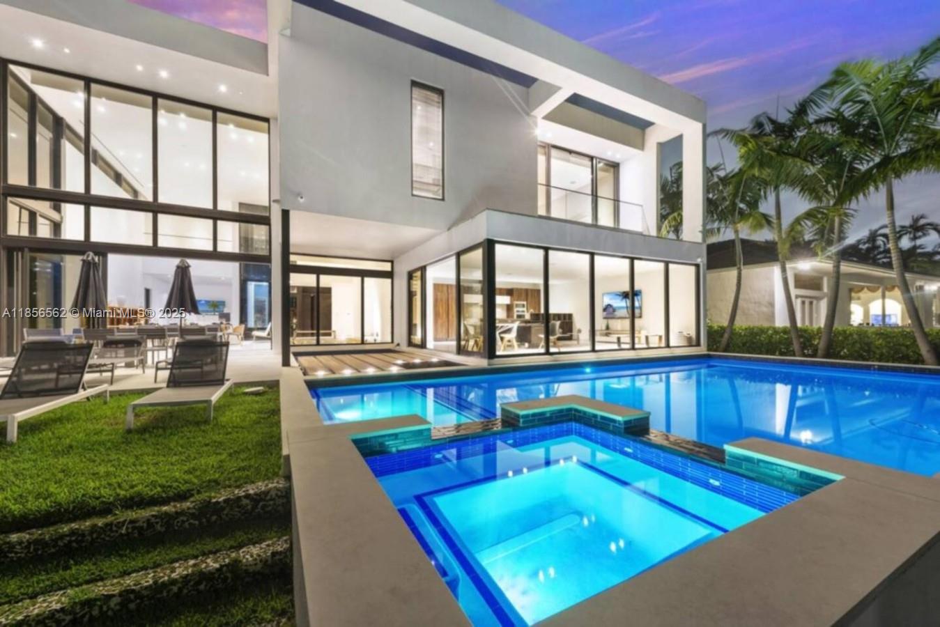 418 Sunset Dr Hallandale Beach, FL 33009