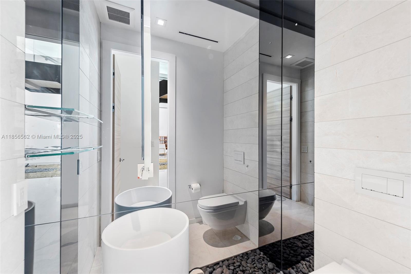 418 Sunset Dr Hallandale Beach, FL 33009