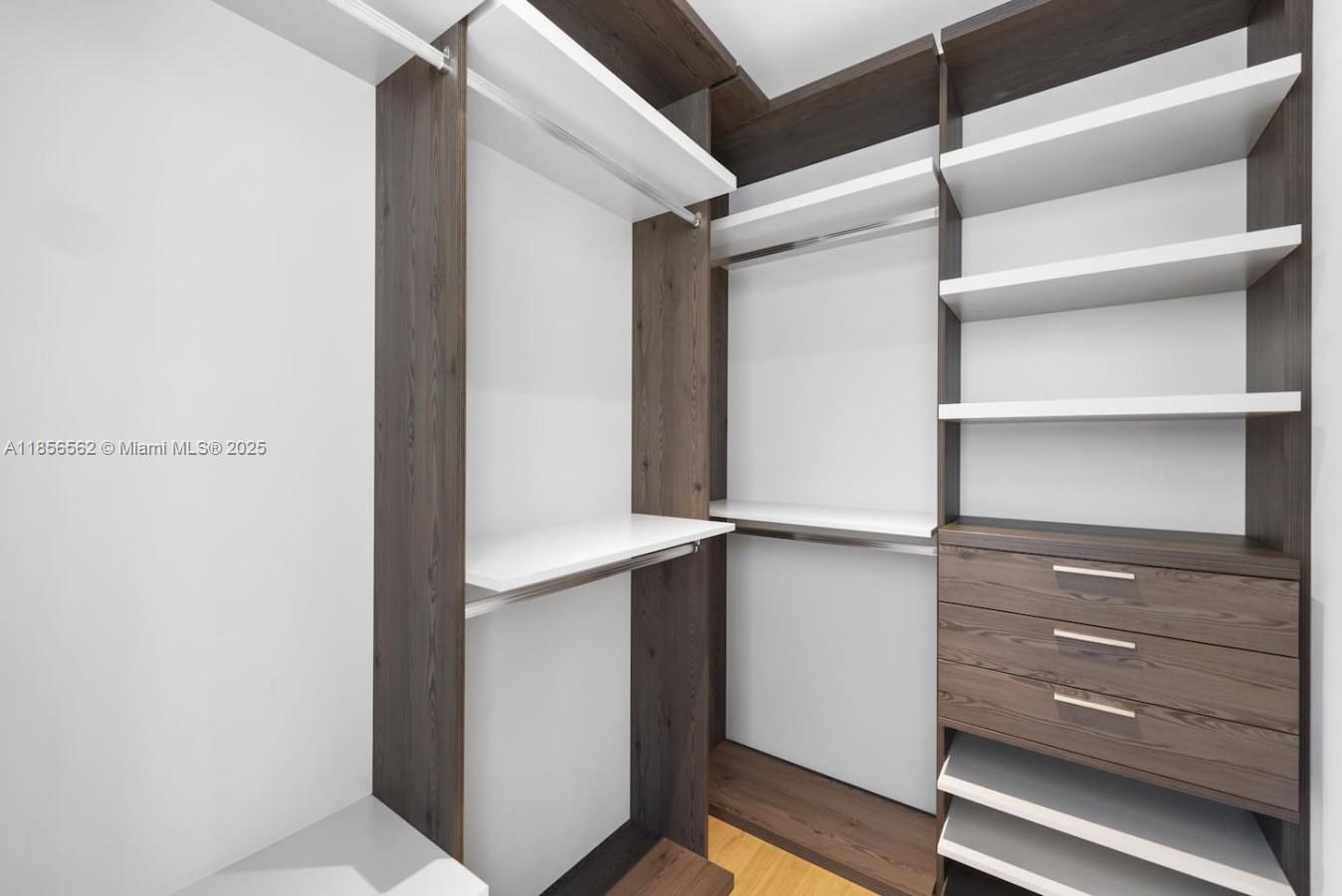 418 Sunset Dr Hallandale Beach, FL 33009