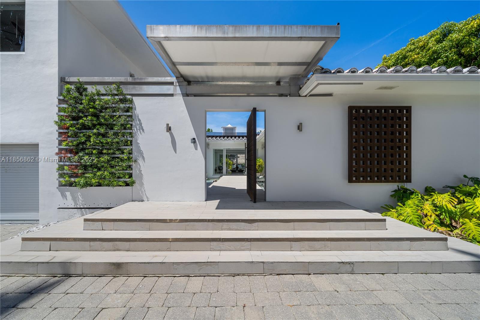 3220 Chase Ave Miami Beach, FL 33140