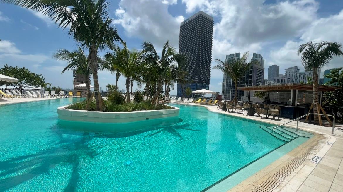 image Gale Miami Hotel And Resi24