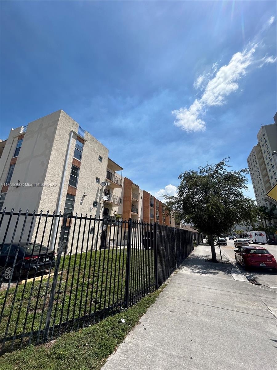 1051 SW 1st St #404