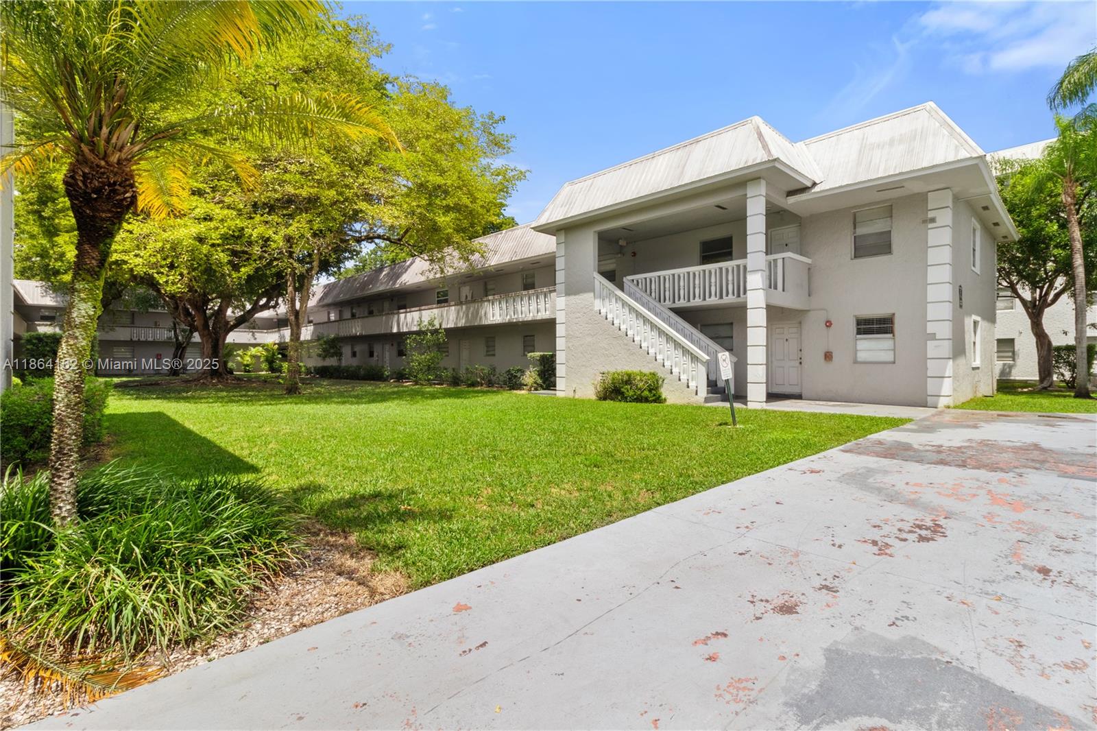 17255 SW 95th Ave #201