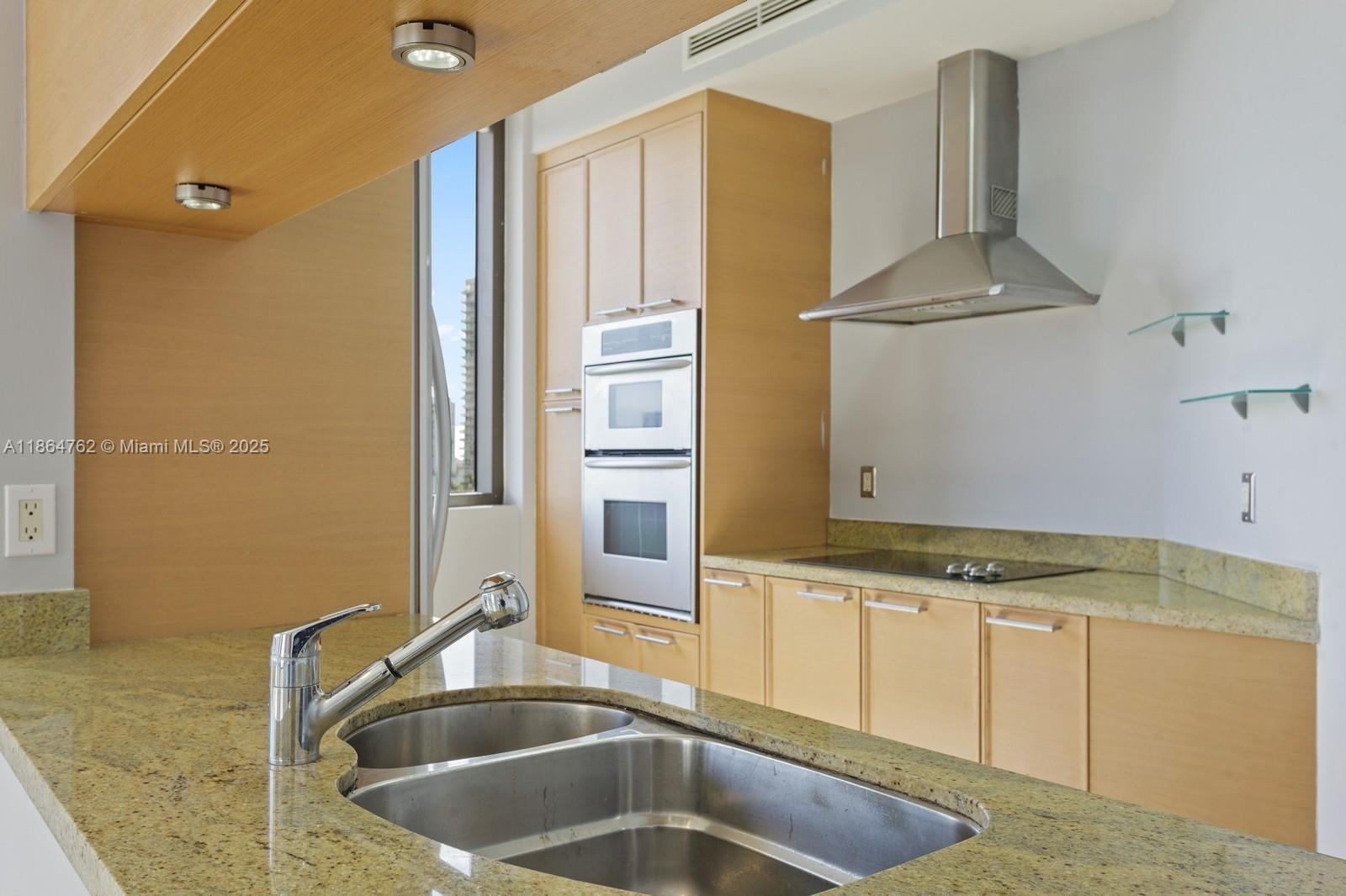 image Sayan Condo4