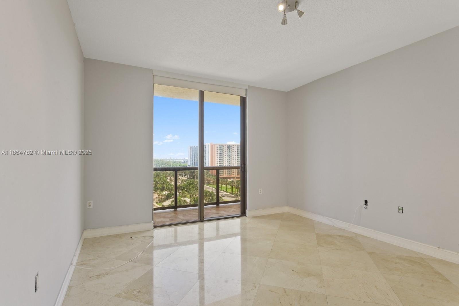 image Sayan Condo7