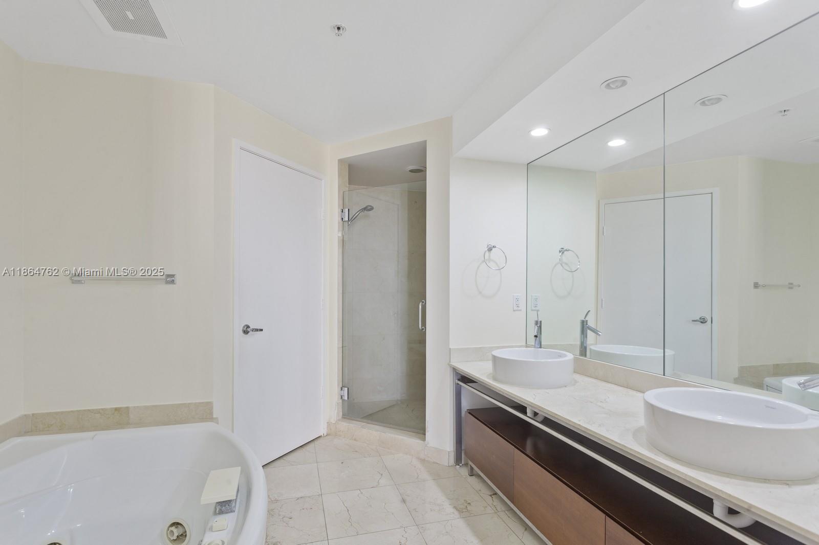 image Sayan Condo8