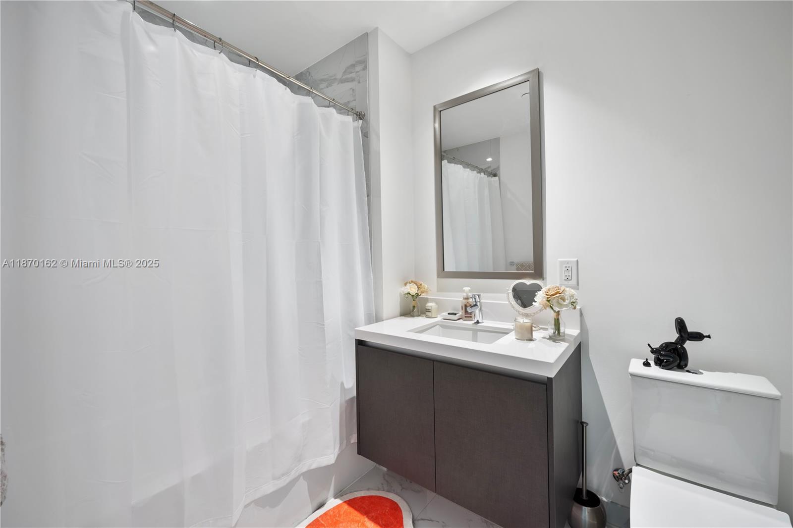 image Paramount Miami Worldcent7