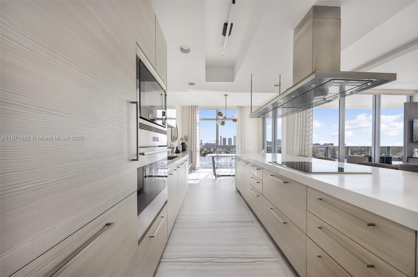 17301 Biscayne Blvd #2009 North Miami Beach, FL 33160