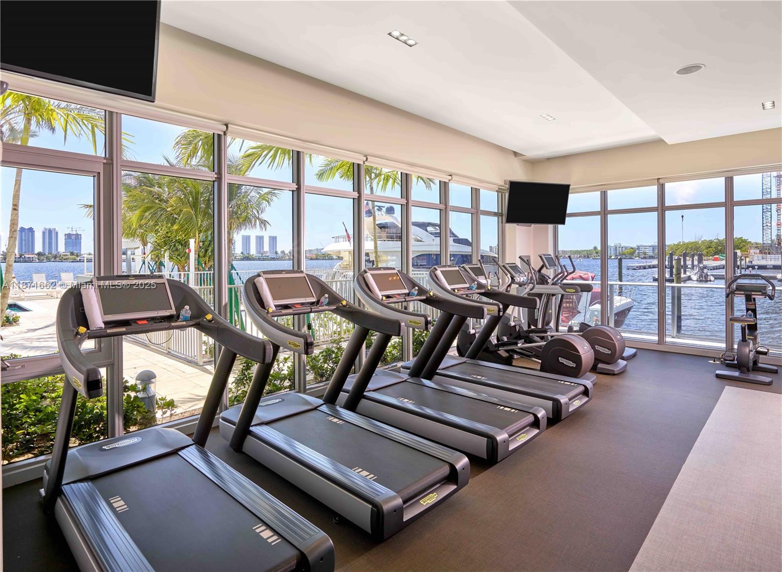 17301 Biscayne Blvd #2009 North Miami Beach, FL 33160