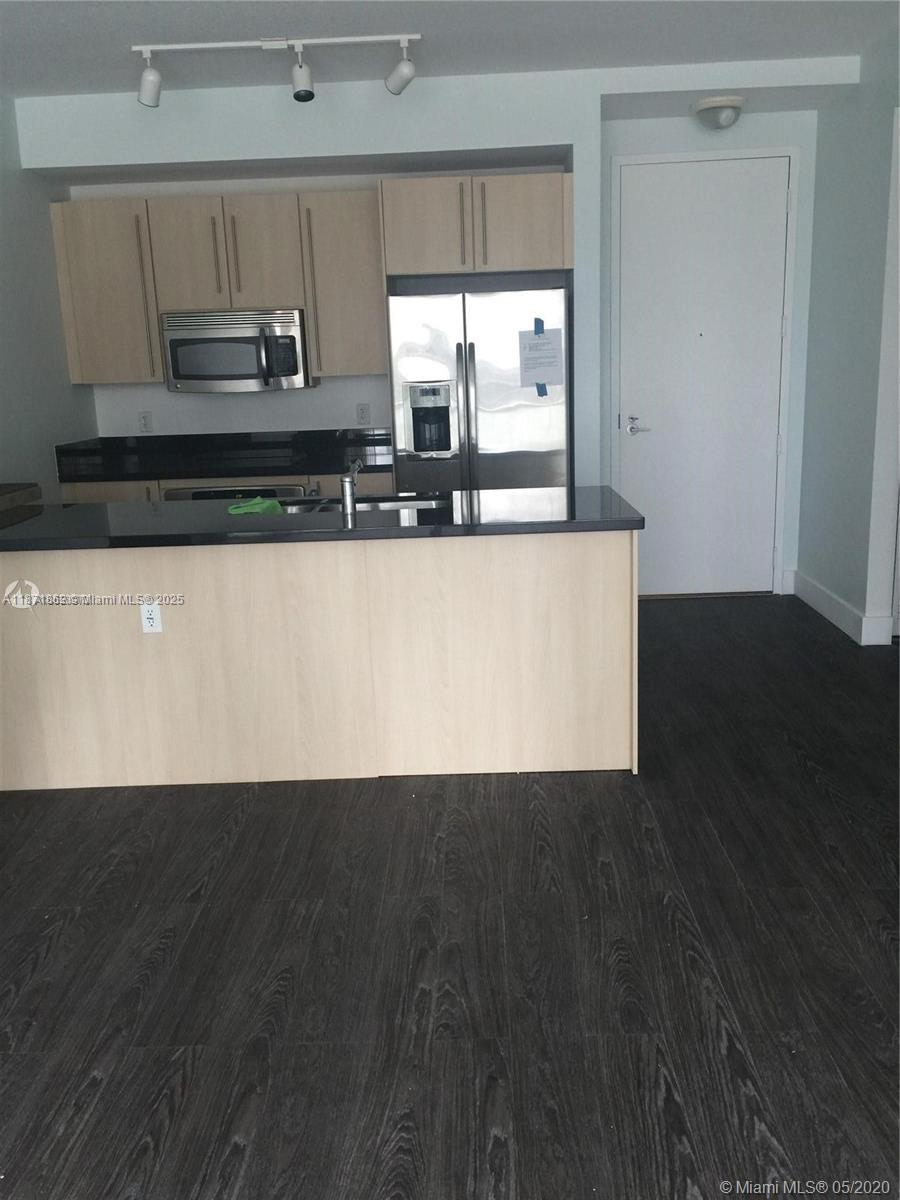 1111 SW 1st Ave #2121-N