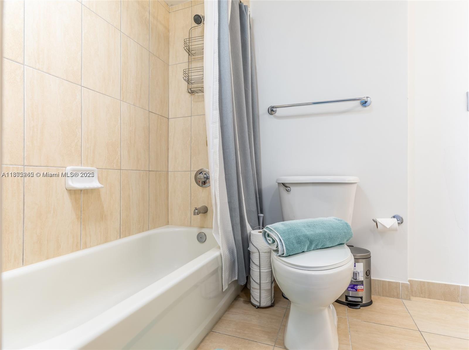 image Opera Tower Condo15