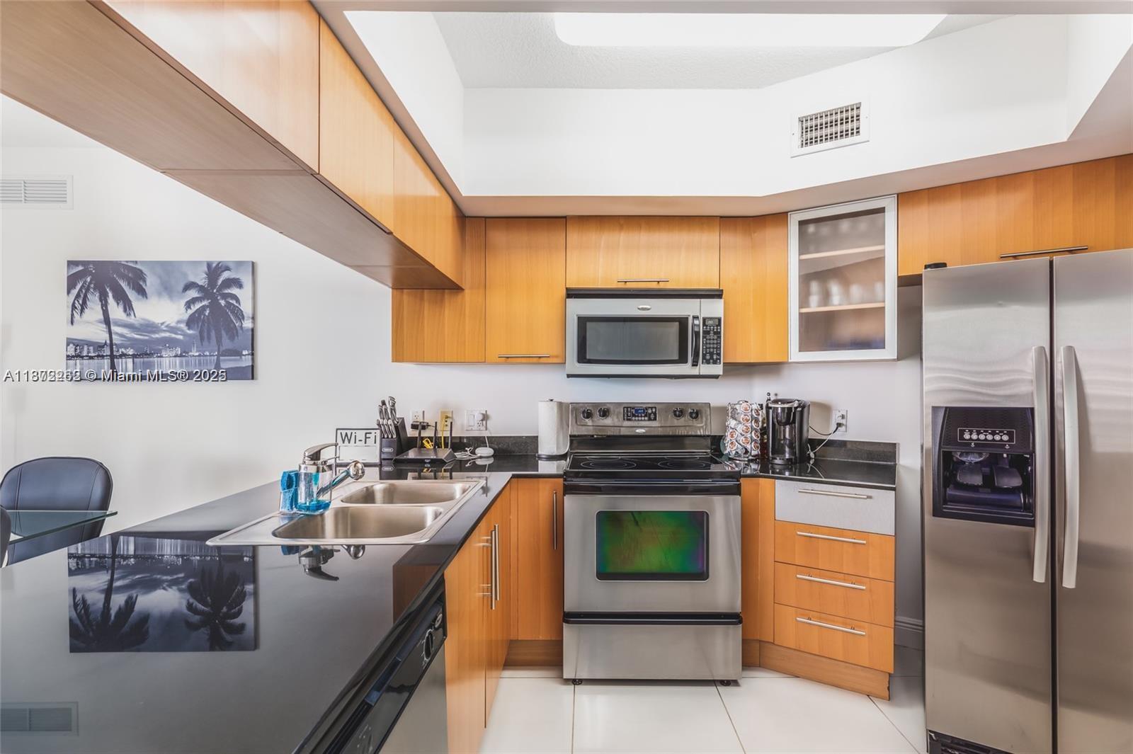 image Opera Tower Condo1