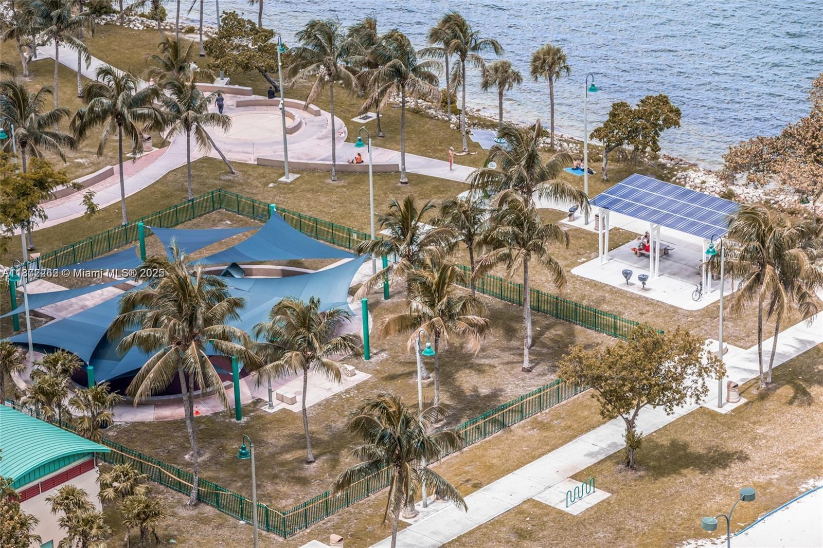 image Opera Tower Condo23