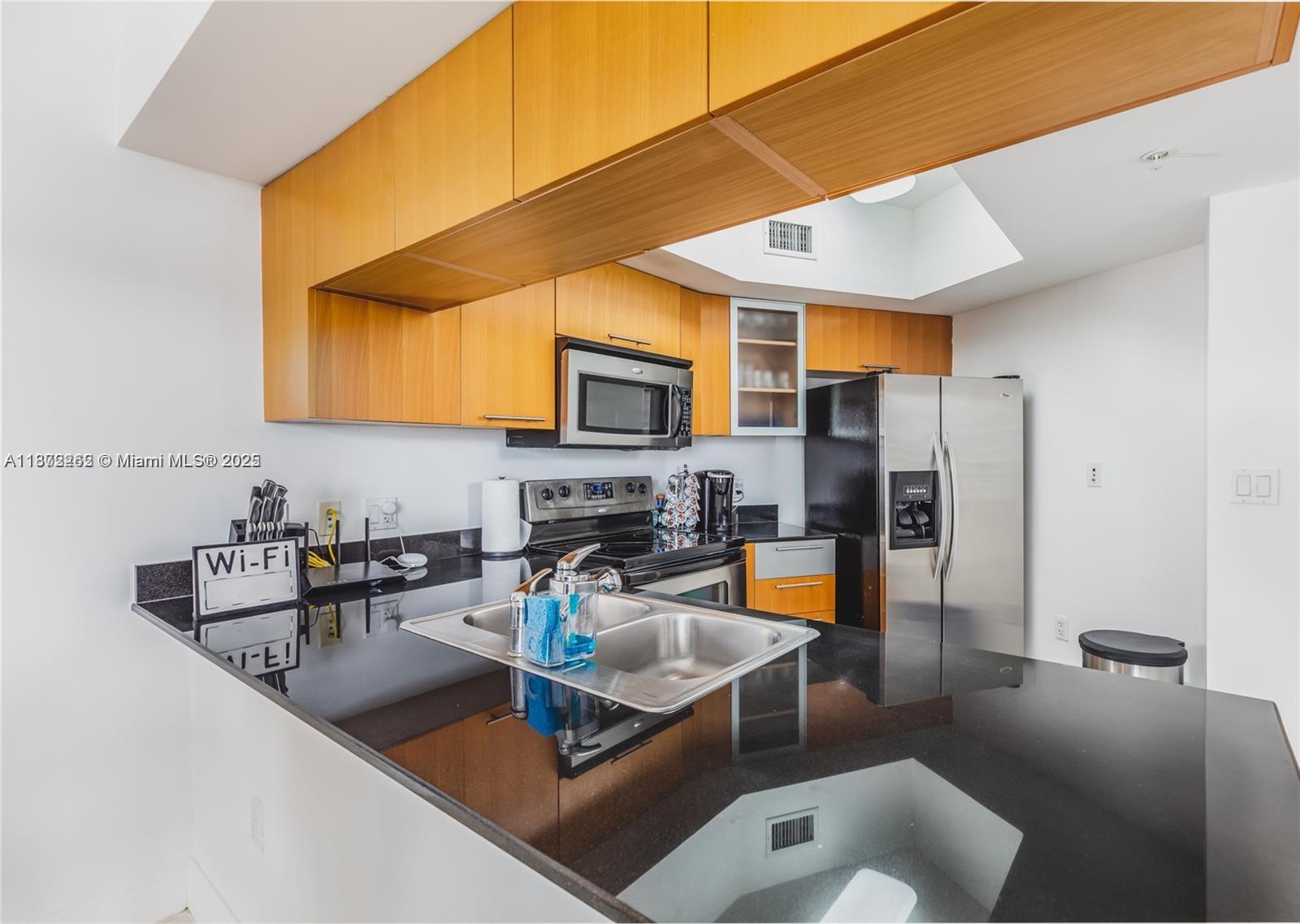 image Opera Tower Condo2