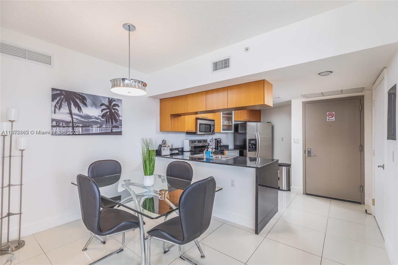 image Opera Tower Condo5