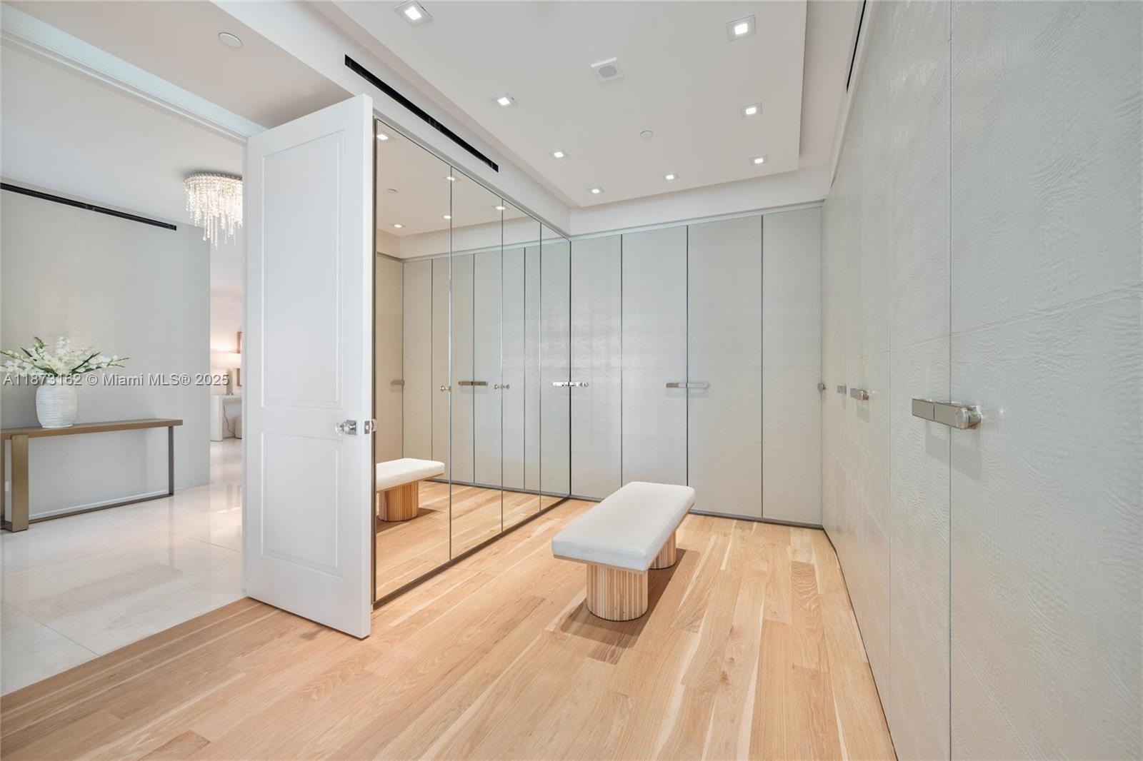 7921 Fisher Is Dr #7921 Miami Beach, FL 33109