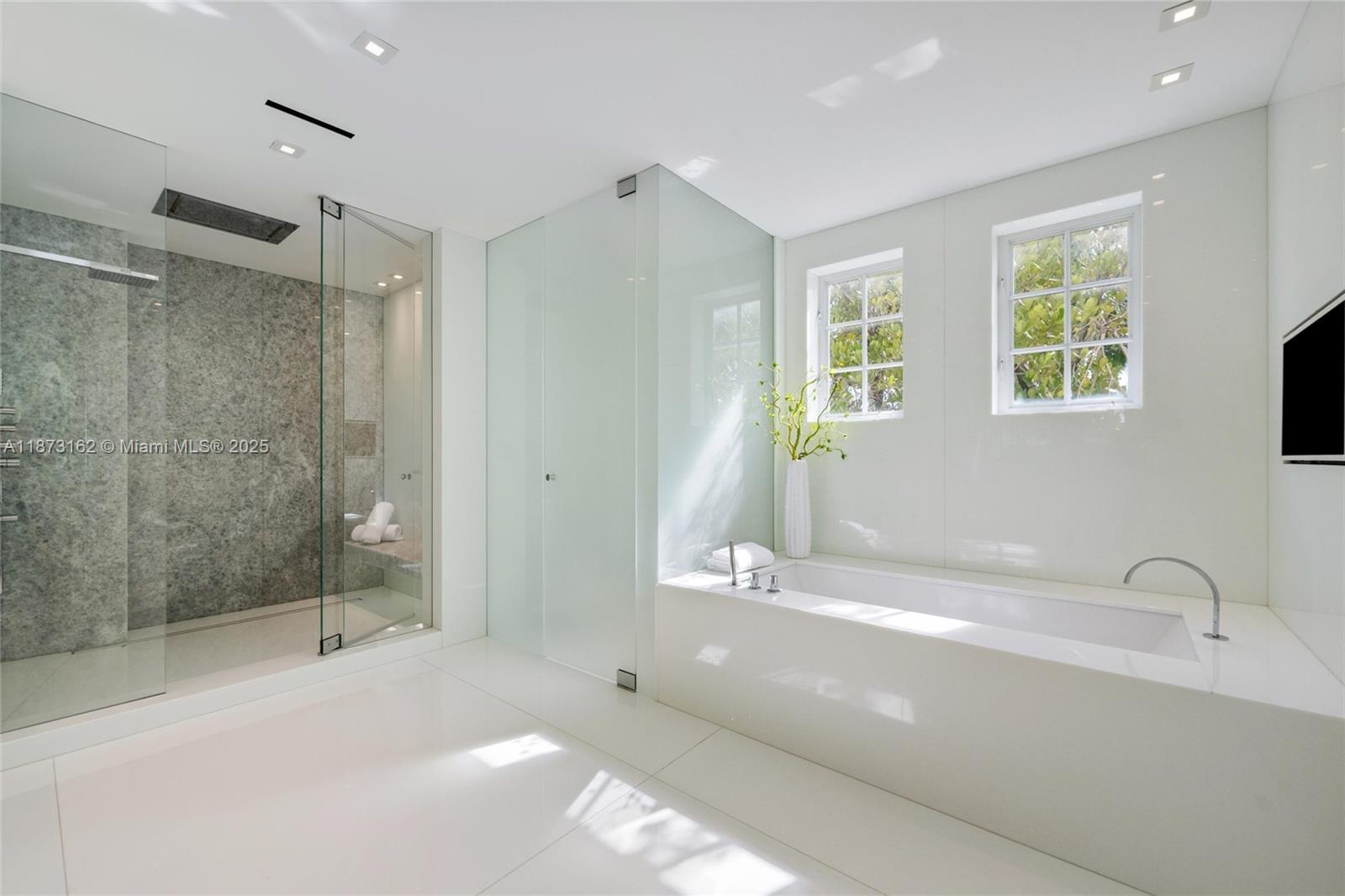 7921 Fisher Is Dr #7921 Miami Beach, FL 33109