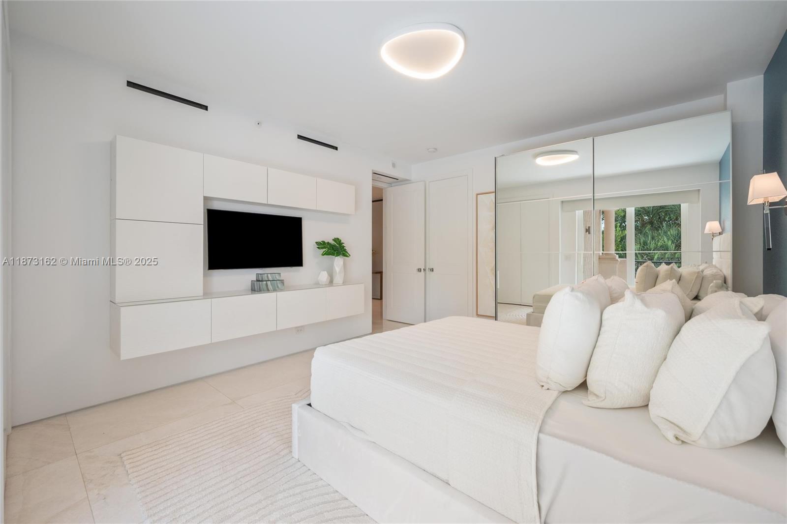 7921 Fisher Is Dr #7921 Miami Beach, FL 33109