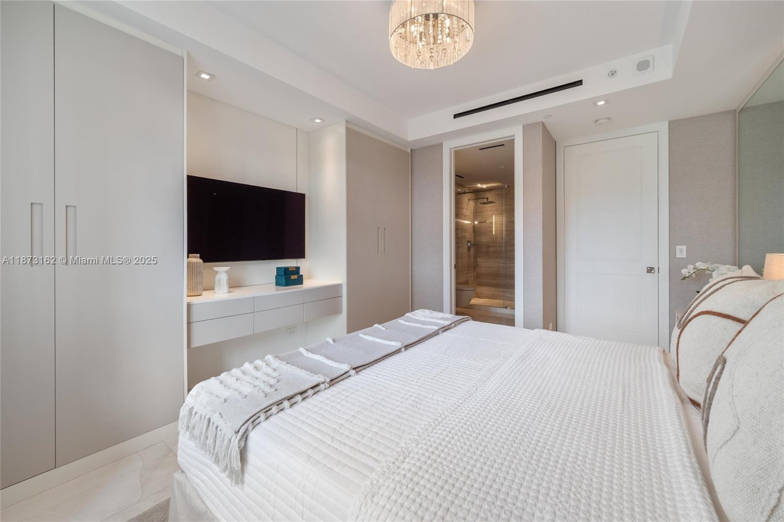 7921 Fisher Is Dr #7921 Miami Beach, FL 33109