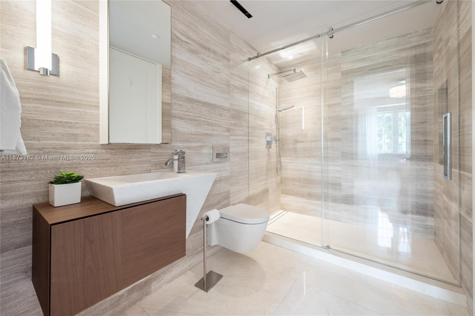 7921 Fisher Is Dr #7921 Miami Beach, FL 33109