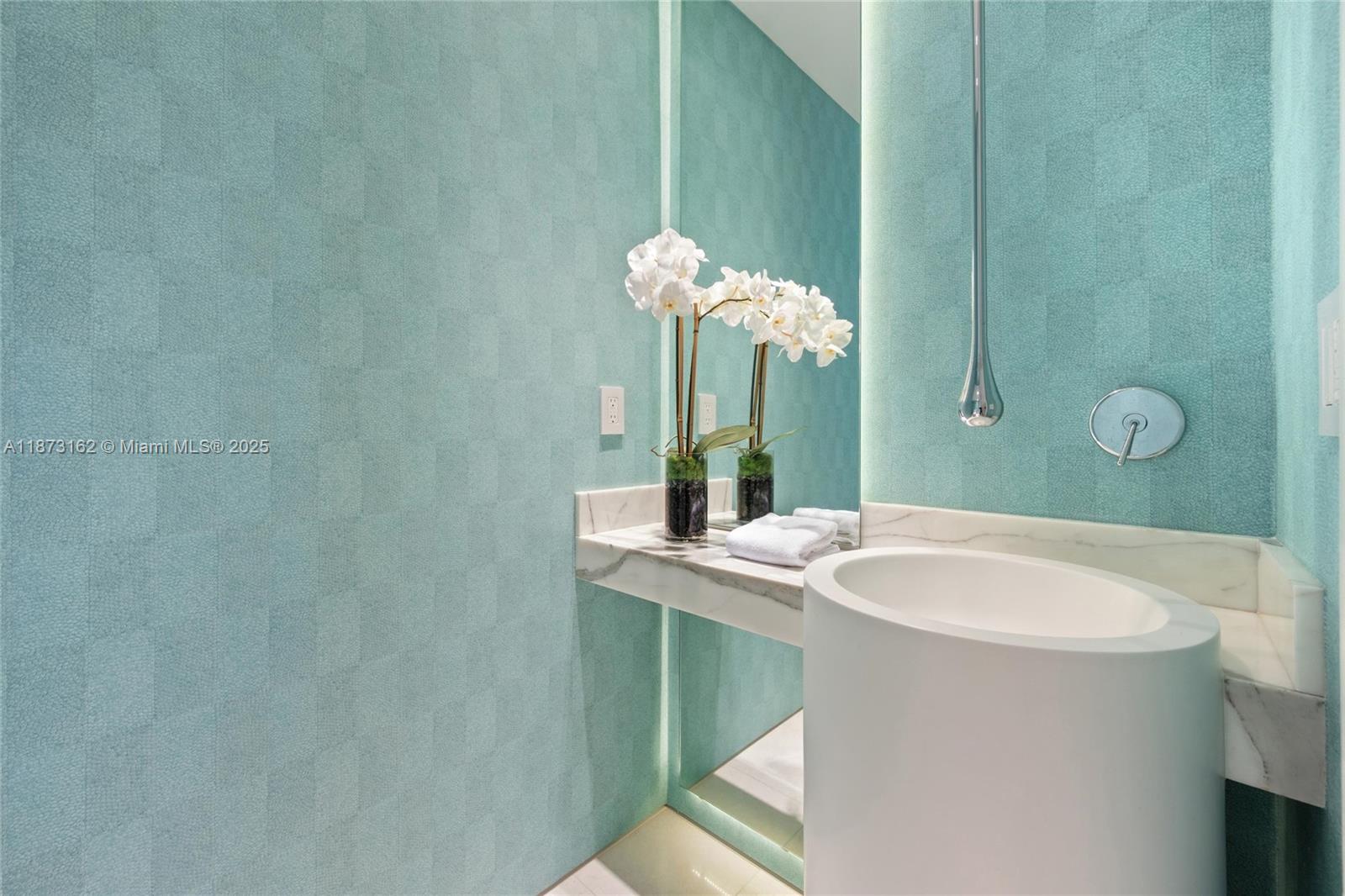 7921 Fisher Is Dr #7921 Miami Beach, FL 33109