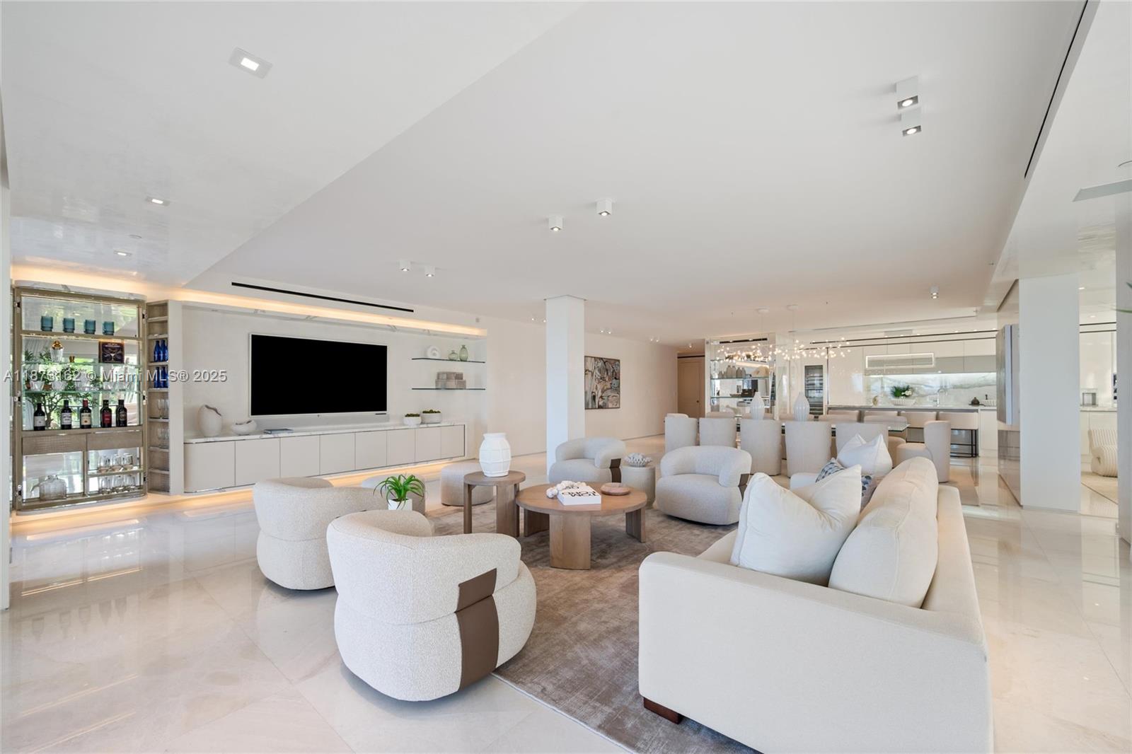 7921 Fisher Is Dr #7921 Miami Beach, FL 33109