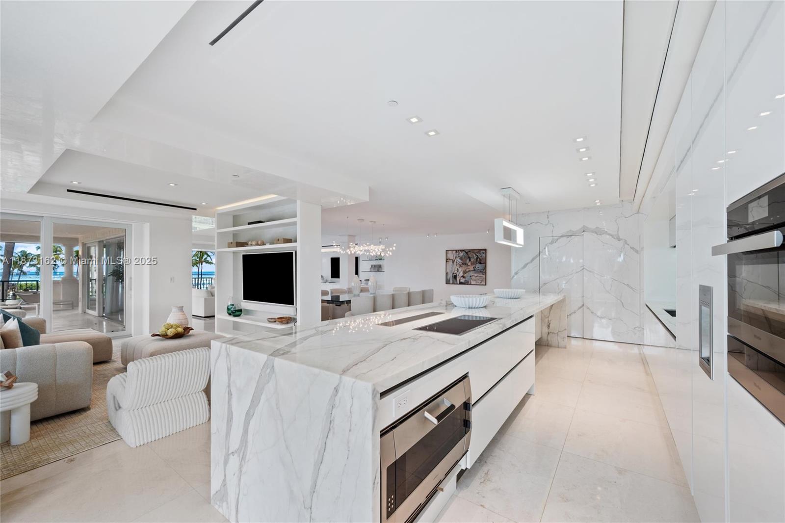 7921 Fisher Is Dr #7921 Miami Beach, FL 33109