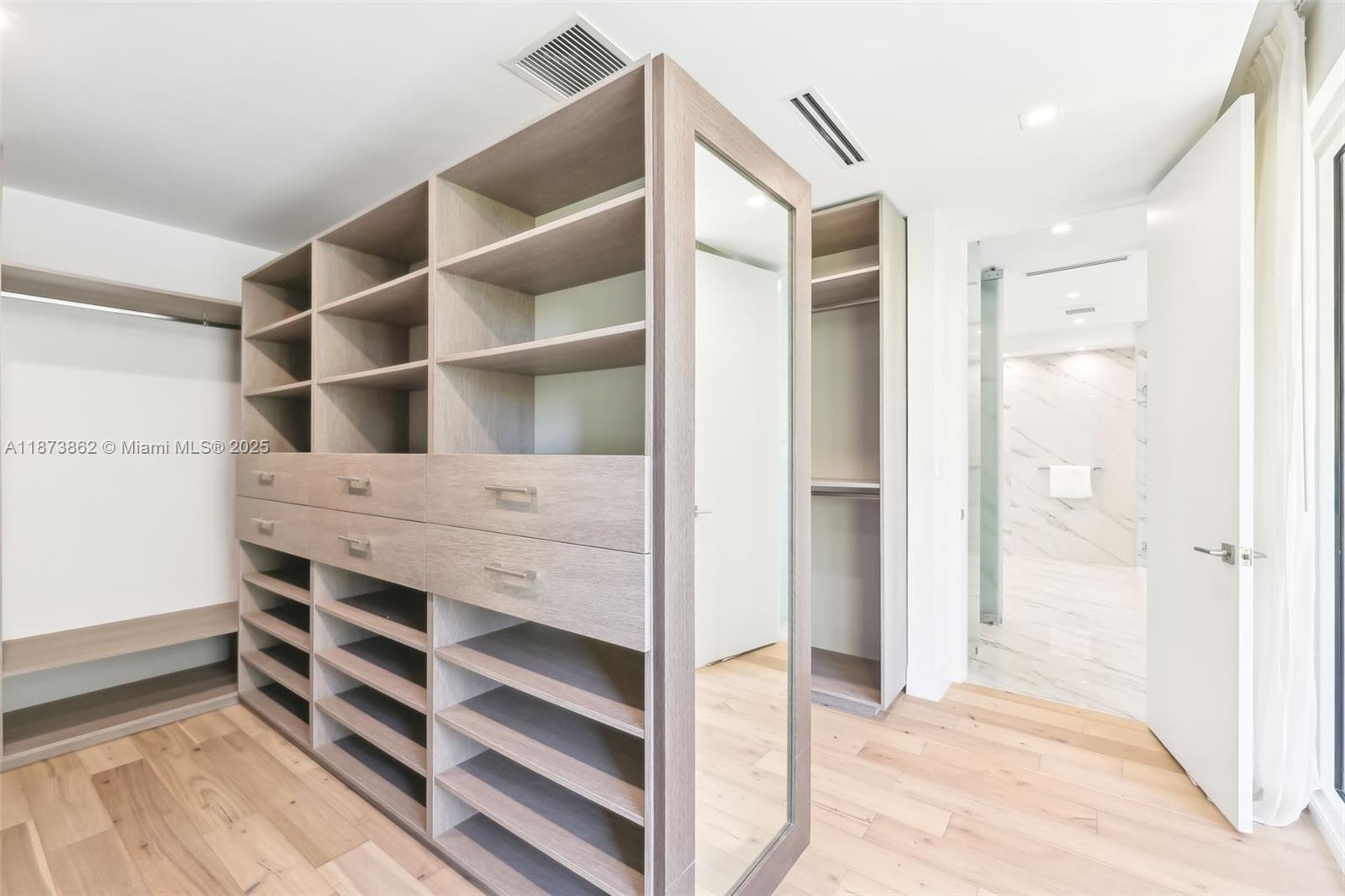 425 Harbor Dr Key Biscayne, FL 33149 425 Harbor Dr Key Biscayne, FL 33149