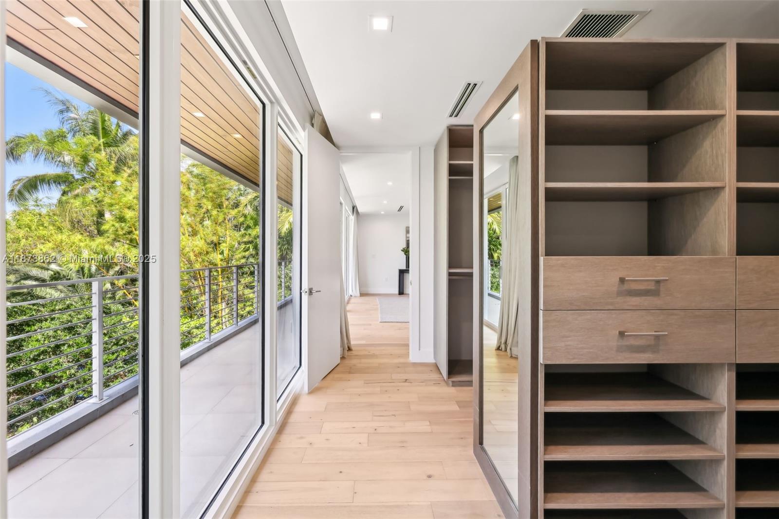 425 Harbor Dr Key Biscayne, FL 33149 425 Harbor Dr Key Biscayne, FL 33149