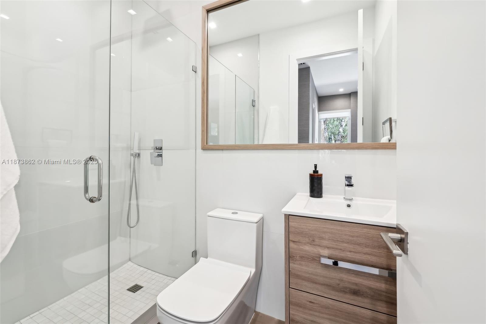 425 Harbor Dr Key Biscayne, FL 33149 425 Harbor Dr Key Biscayne, FL 33149