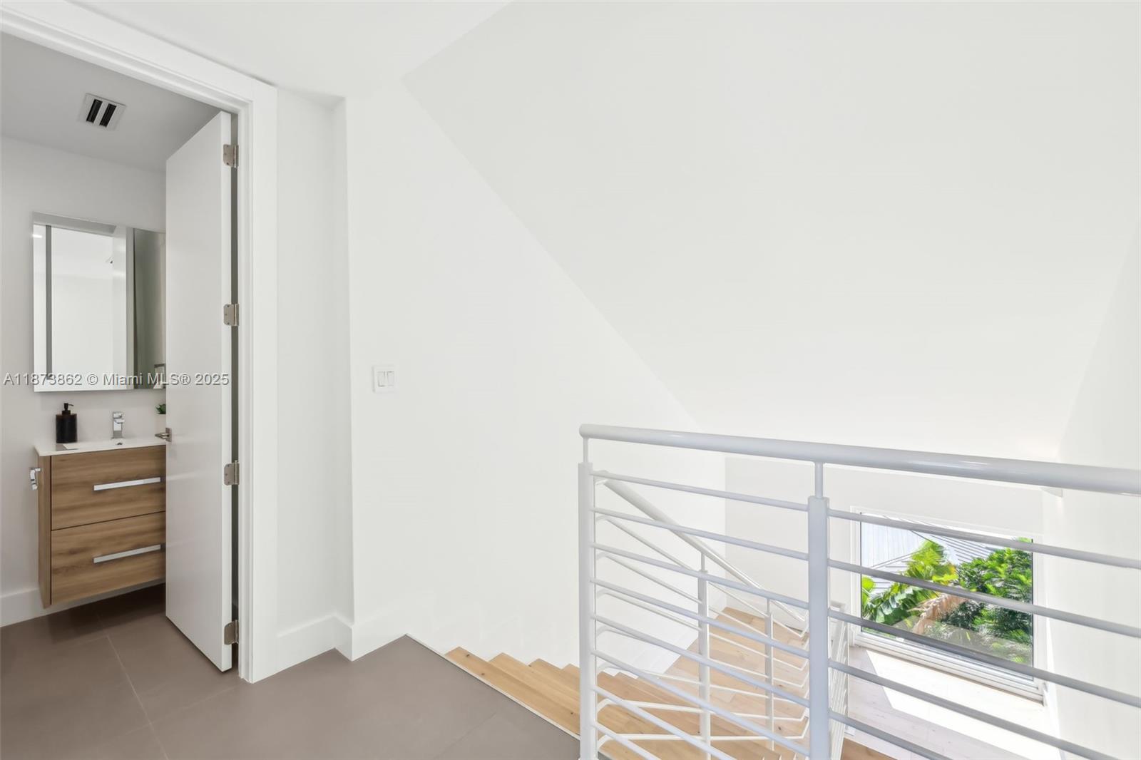 425 Harbor Dr Key Biscayne, FL 33149 425 Harbor Dr Key Biscayne, FL 33149