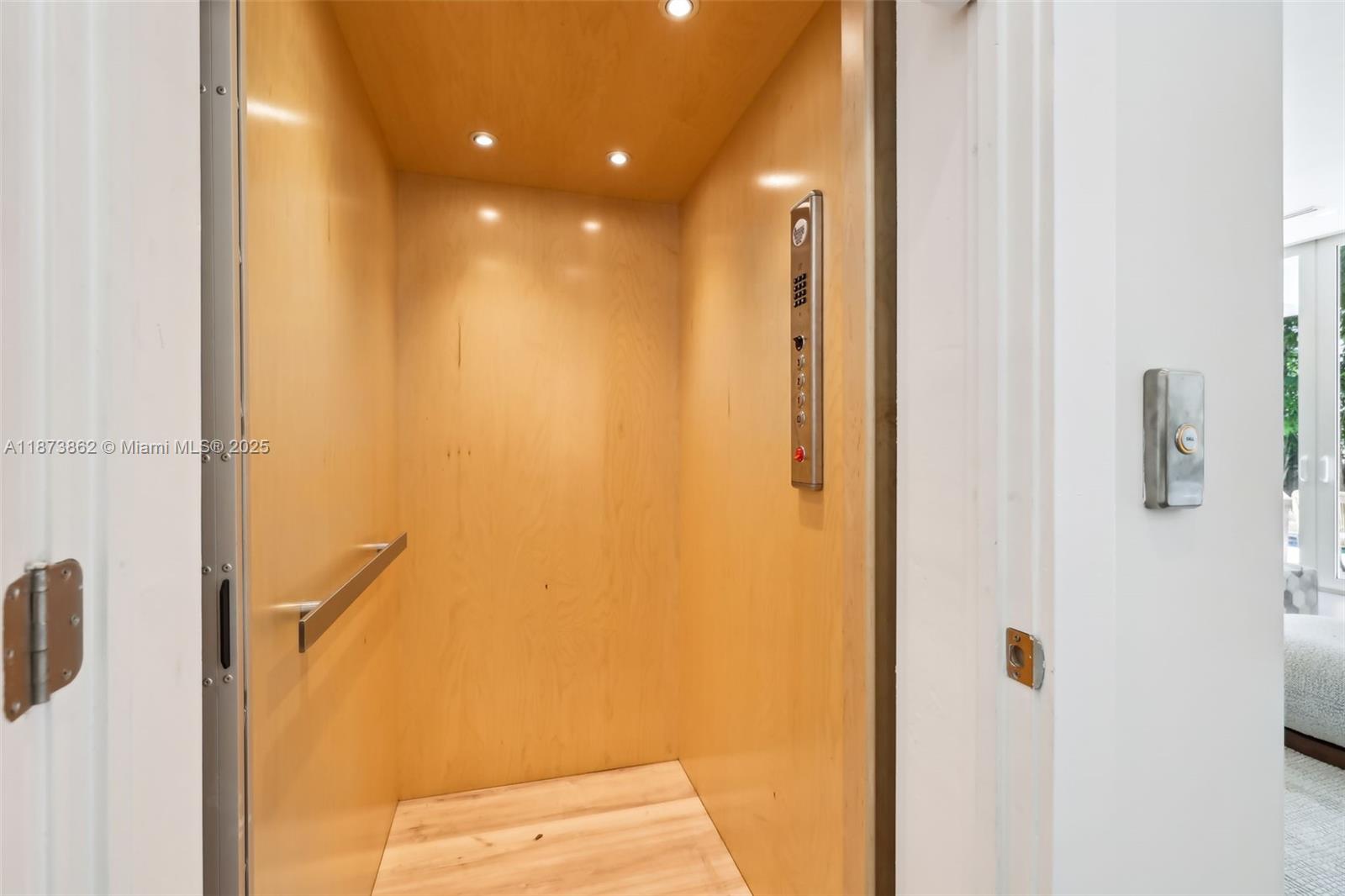 425 Harbor Dr Key Biscayne, FL 33149 425 Harbor Dr Key Biscayne, FL 33149