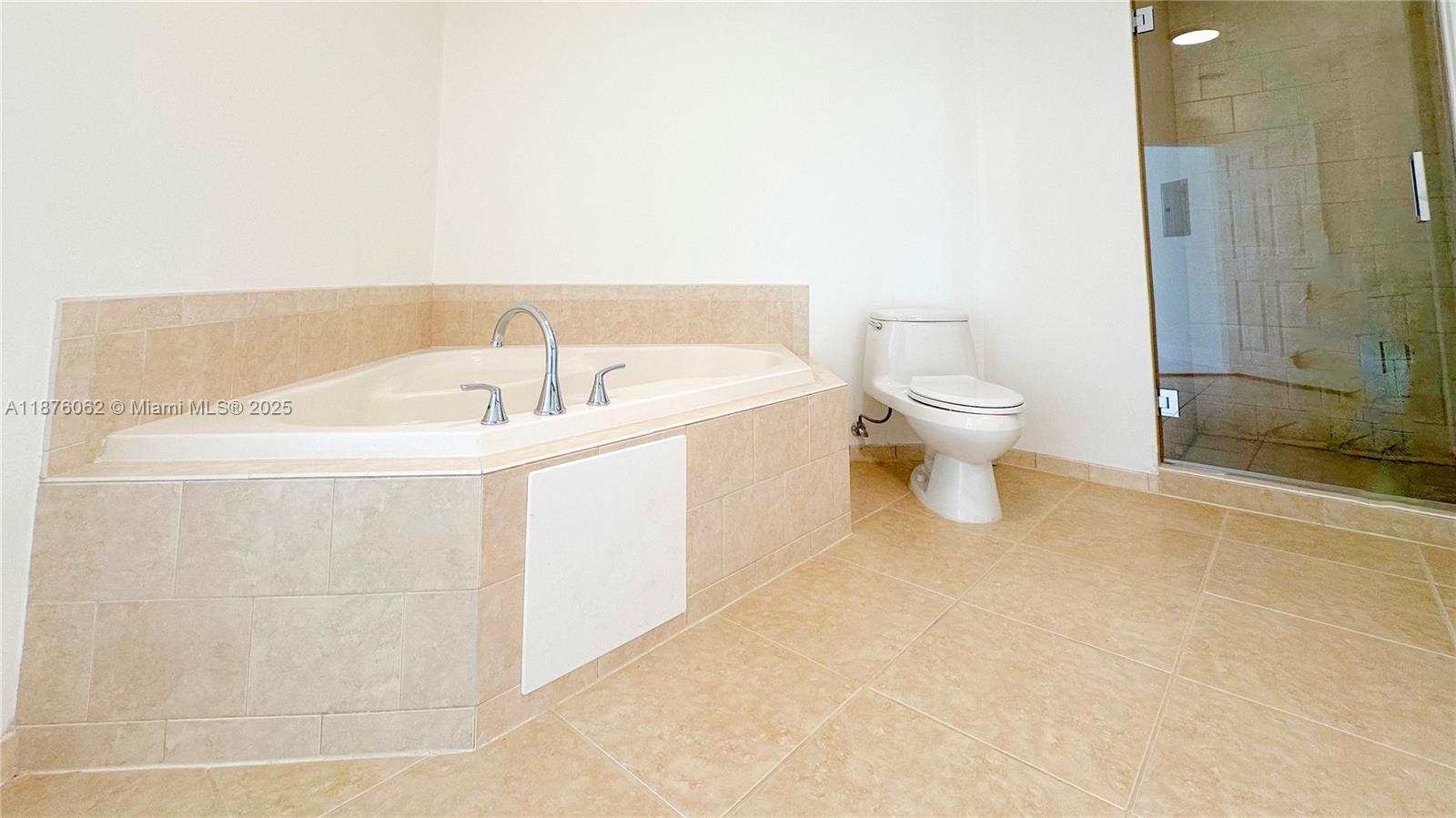 image Alaqua Condo14