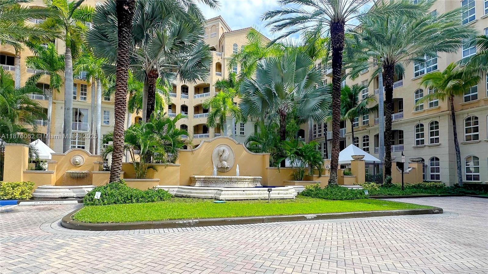 image Alaqua Condo2
