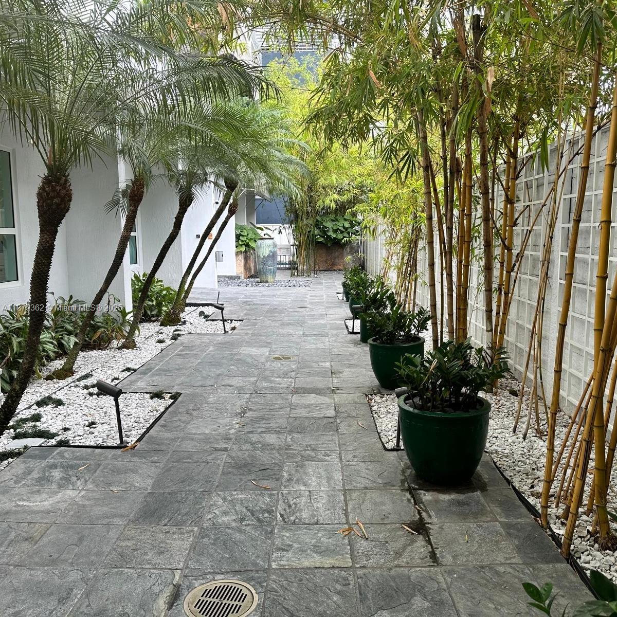 image The Loft Downtown Condo12