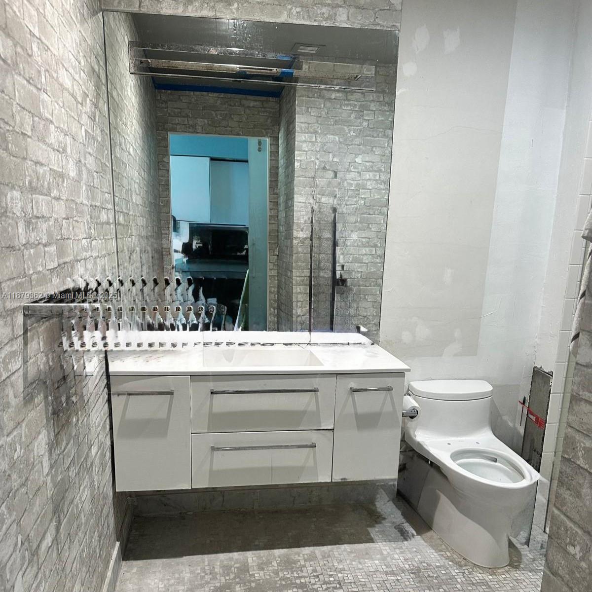 image The Loft Downtown Condo7