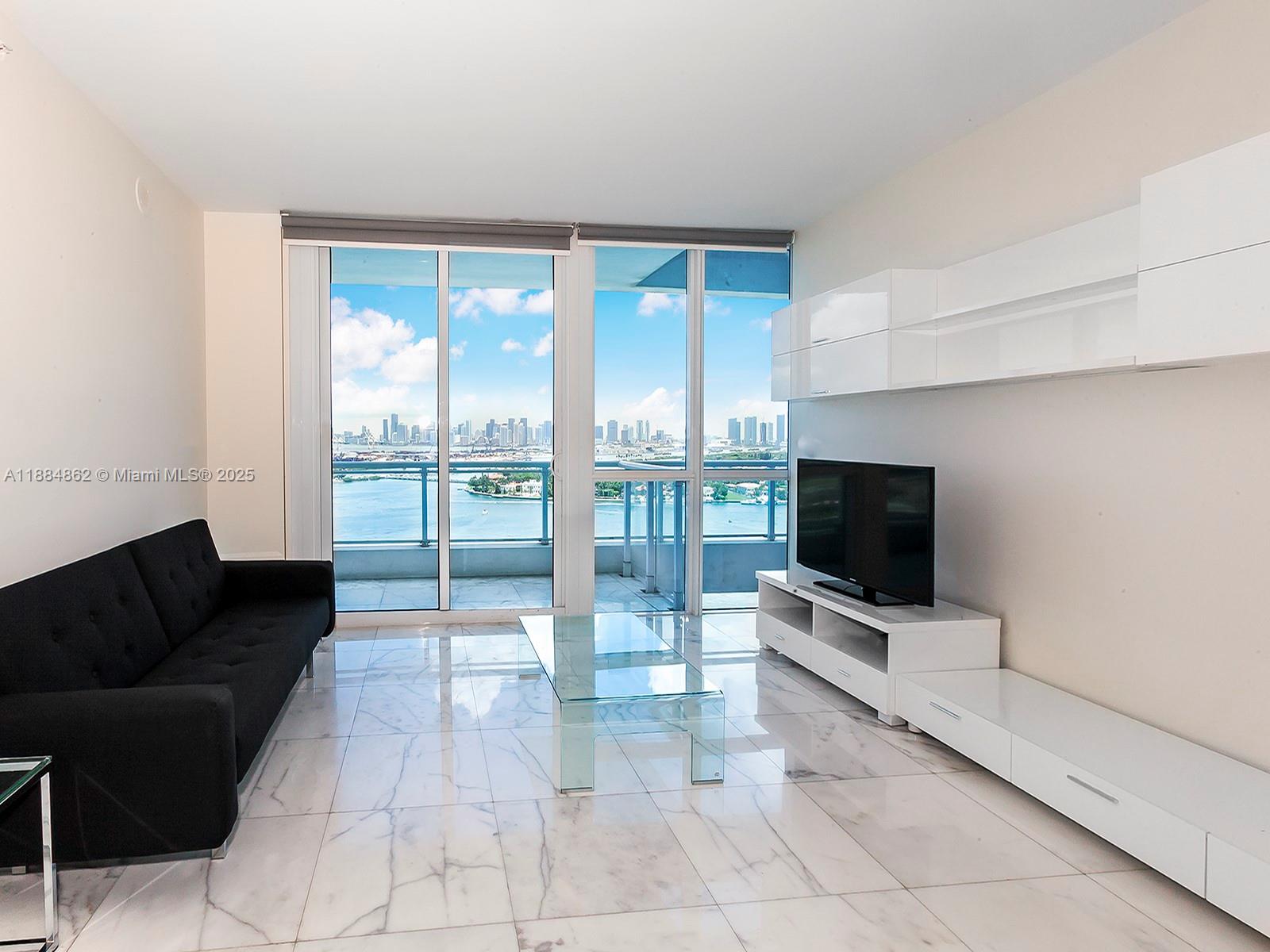 540 West Ave #2111