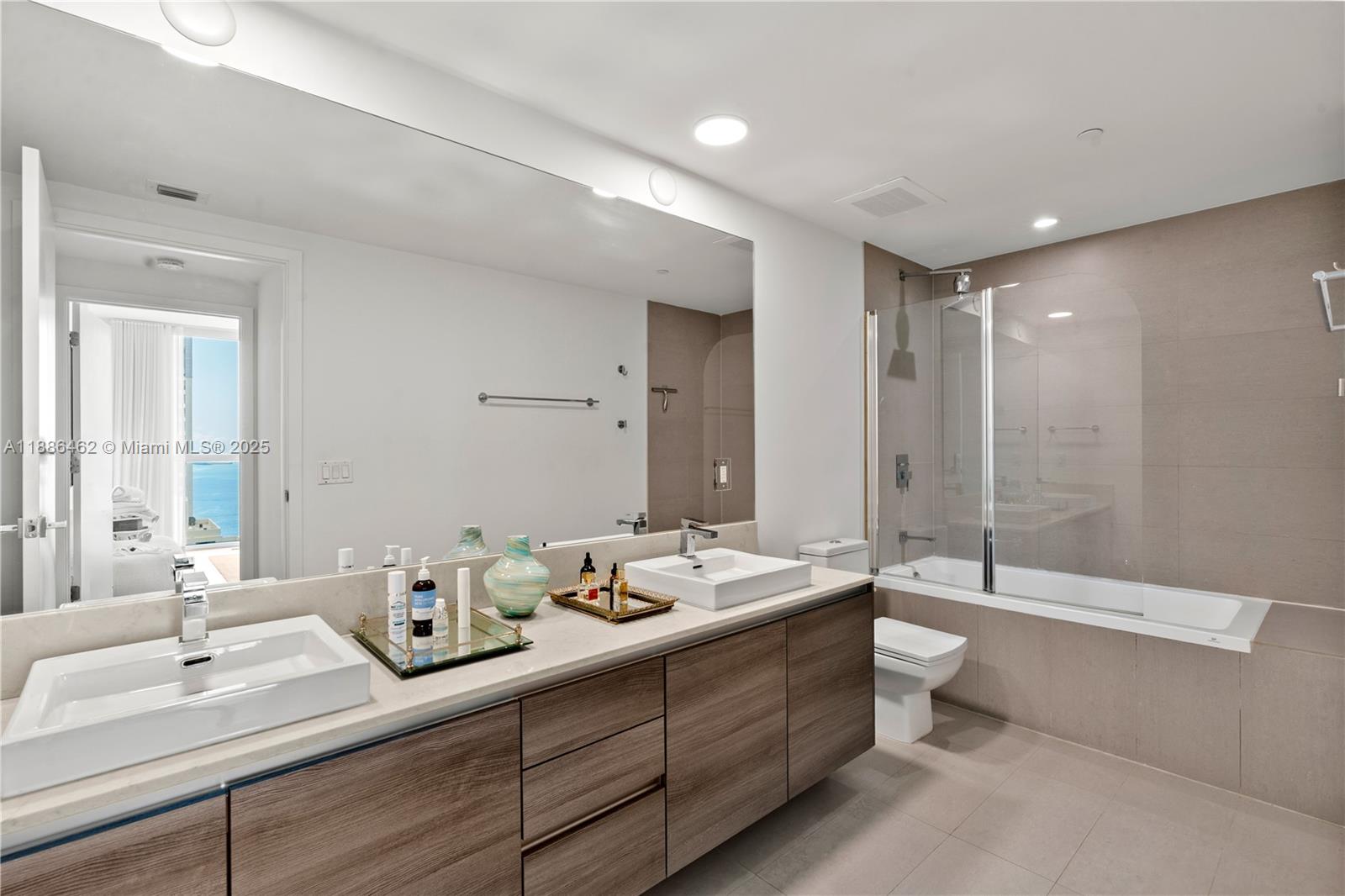 image The Bond (1080 Brickell)14