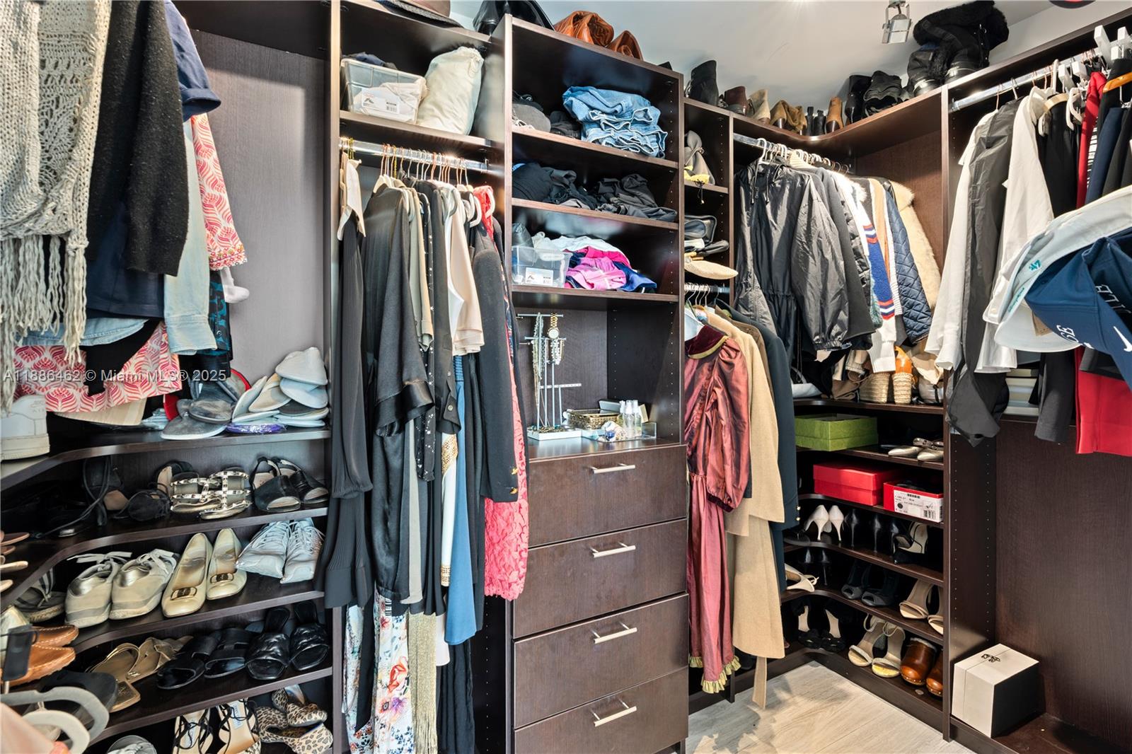 image The Bond (1080 Brickell)23