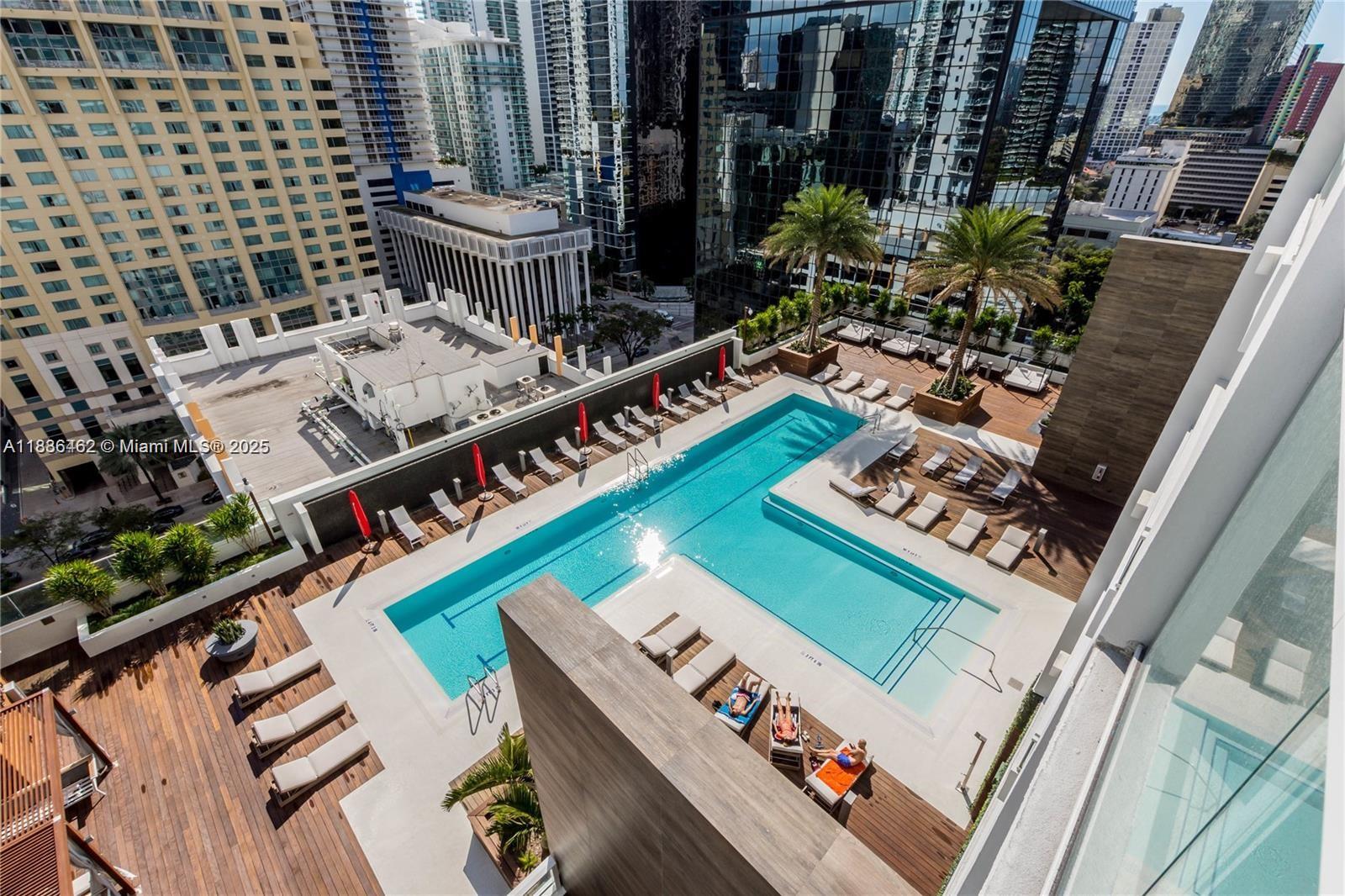 image The Bond (1080 Brickell)27