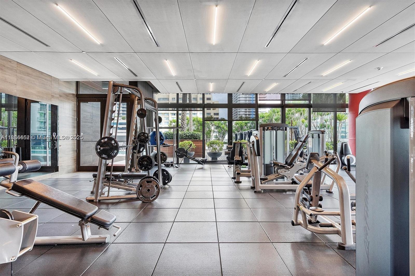 image The Bond (1080 Brickell)31