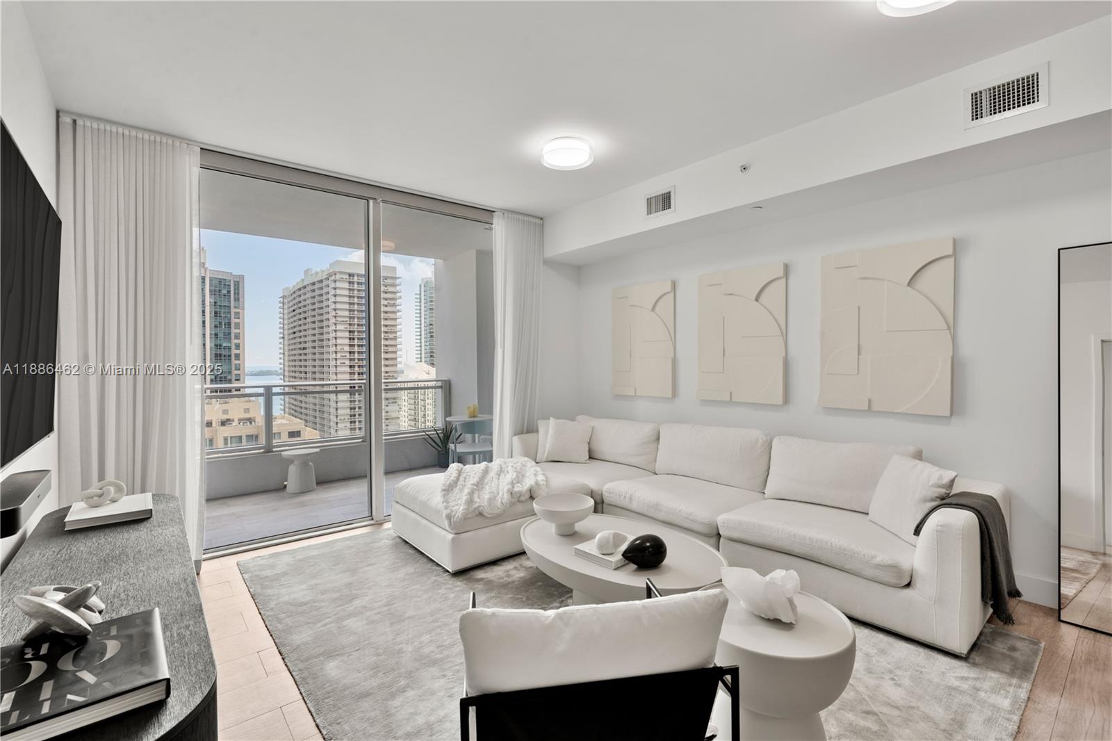 image The Bond (1080 Brickell)4