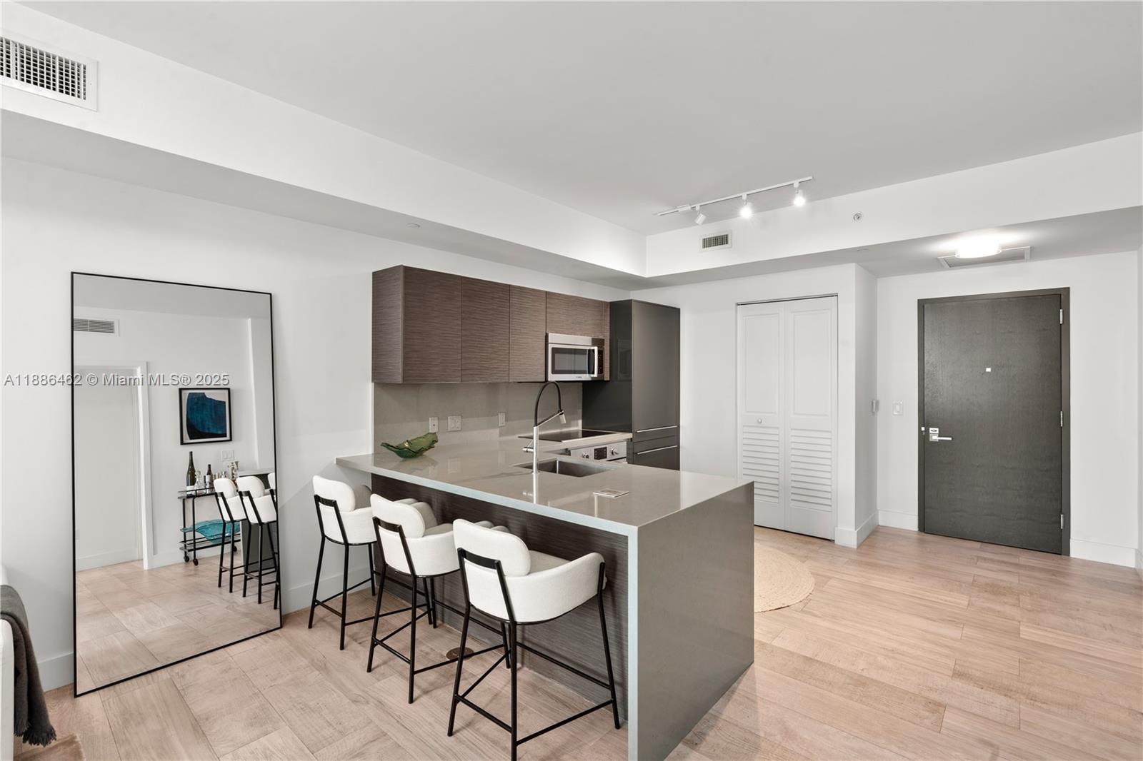 image The Bond (1080 Brickell)6