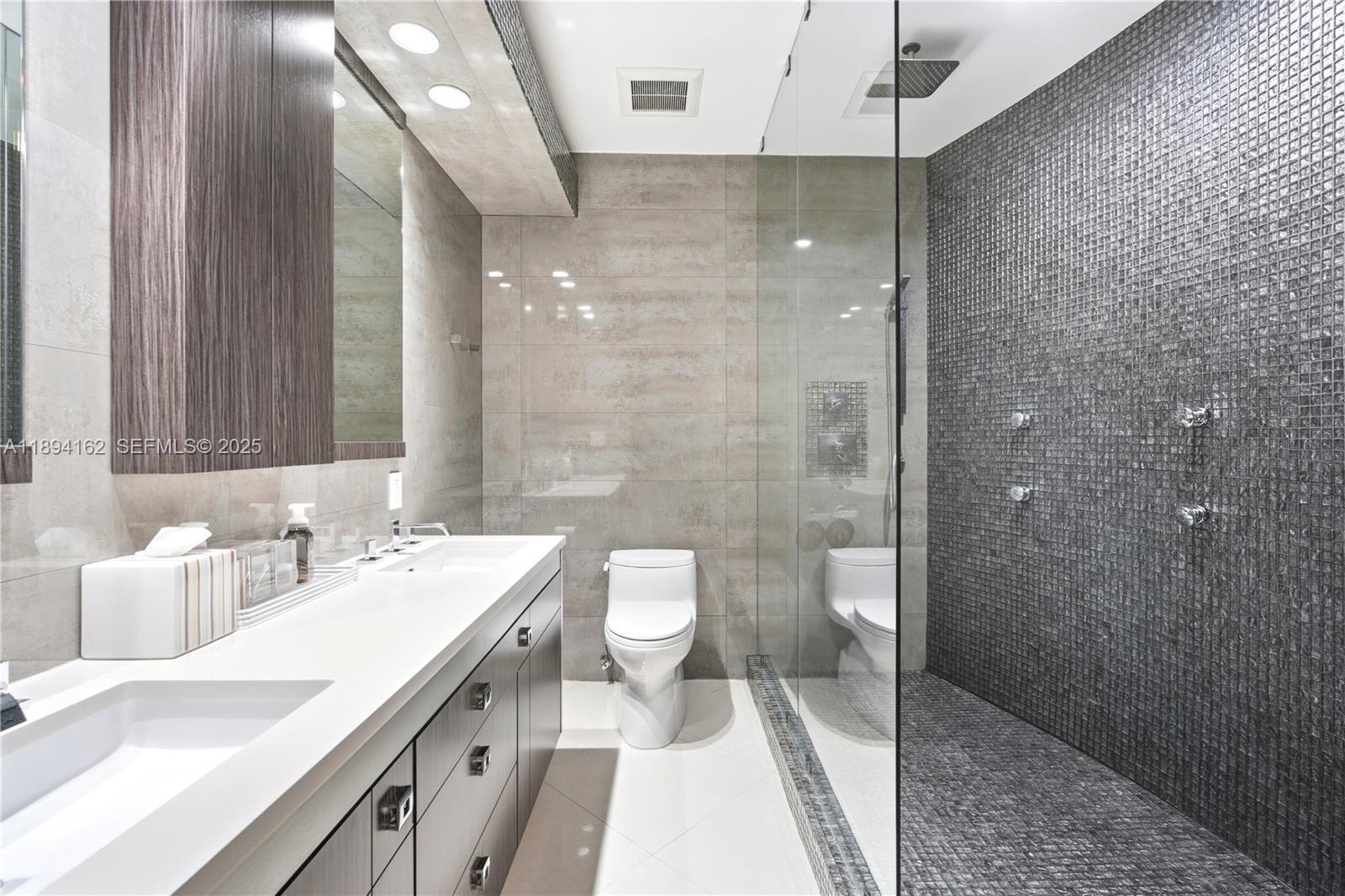 12932 Ixora Rd North Miami, FL 33181